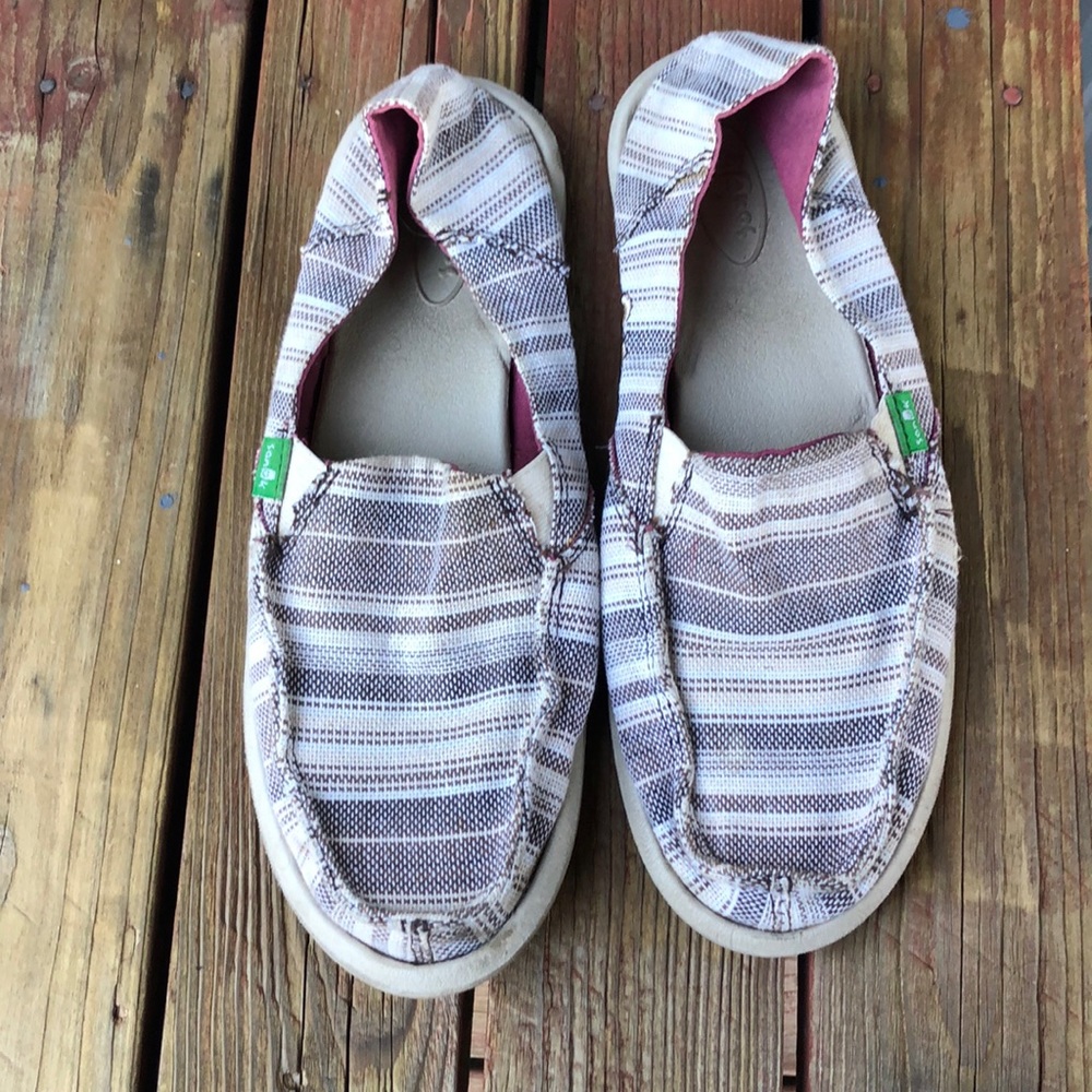 Sanuk shoes